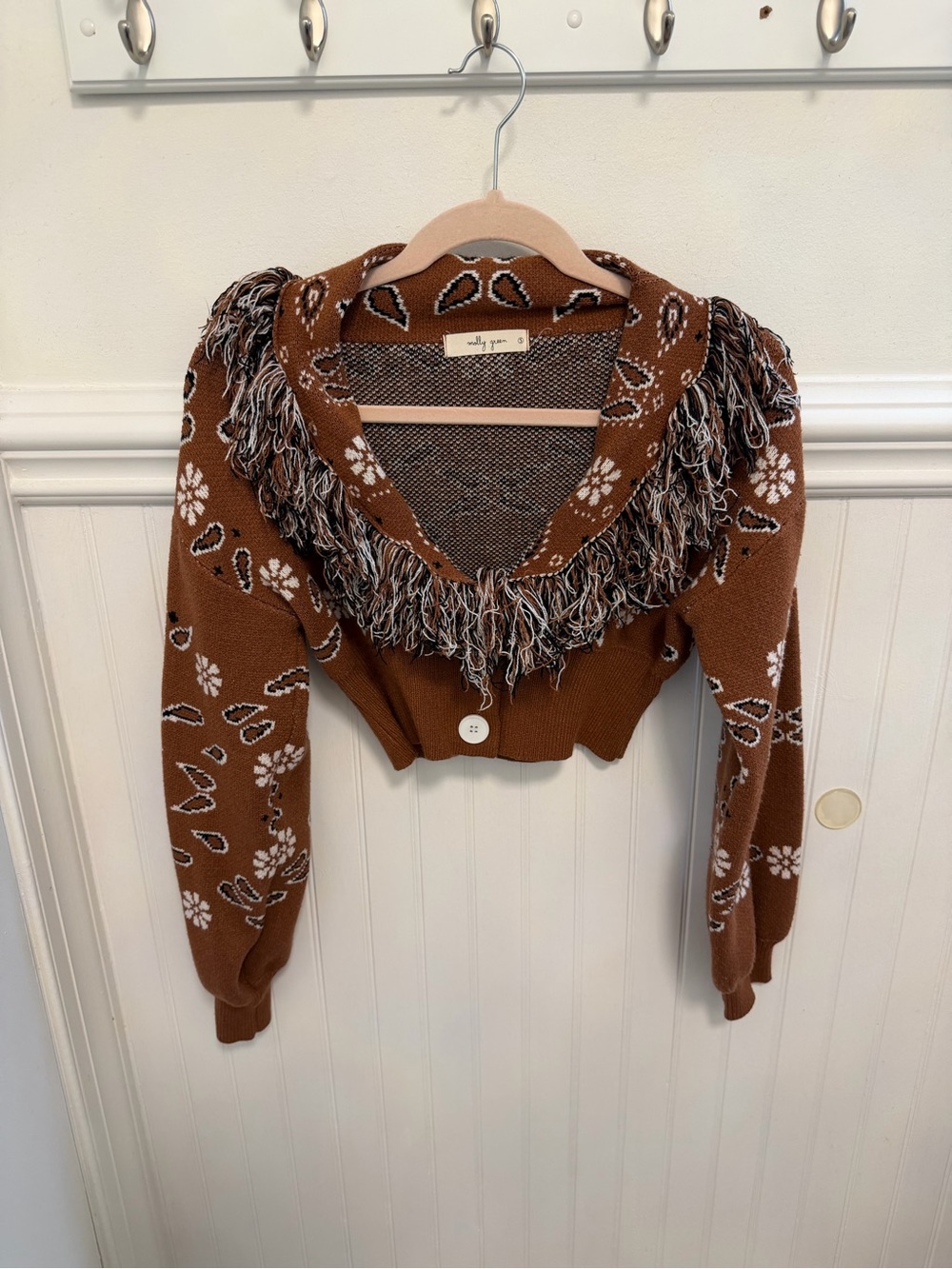 Cropped Fringe Collar Cardigan in Brown with Floral Motif